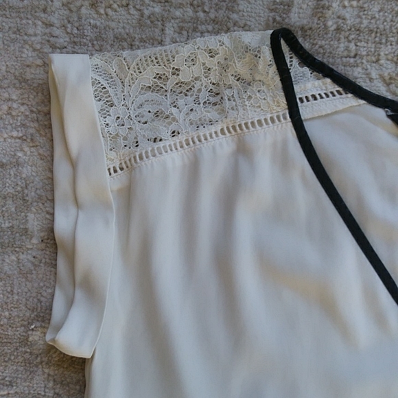 Express Embroidered Lace Imitation Leather V Neck Top S Ivory - Picture 10 of 15
